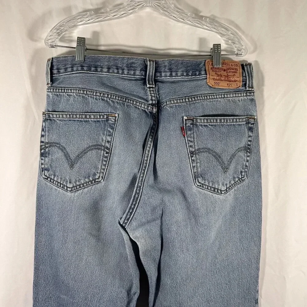 Levis 550 Jeans Mens 36x31 Light Wash Blue Denim Relaxed Fit Pockets 100% Cotton